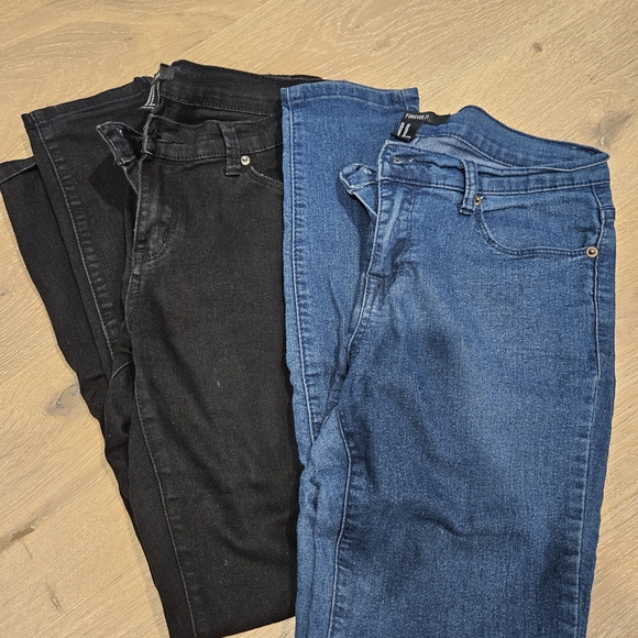 Forever 21 Black and Blue Skinny Jeans - Picture 1 of 1
